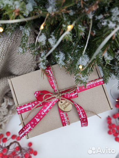 Новогоднее украшение на елку Шишка с бантом