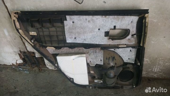 Дверная карта задняя правая Subaru Tribeca 2008