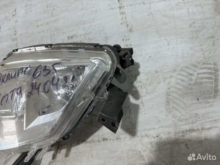Фара галогеновая передняя правая Mitsubishi
