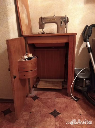 Швейная машина Подольск ножная