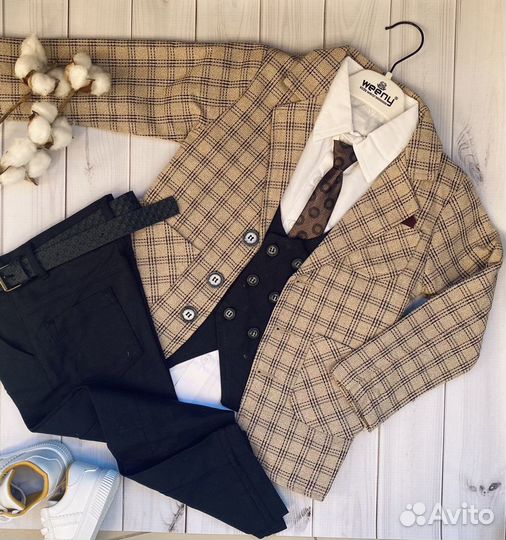 Стильный костюм тройка нарядный 74-80 рост