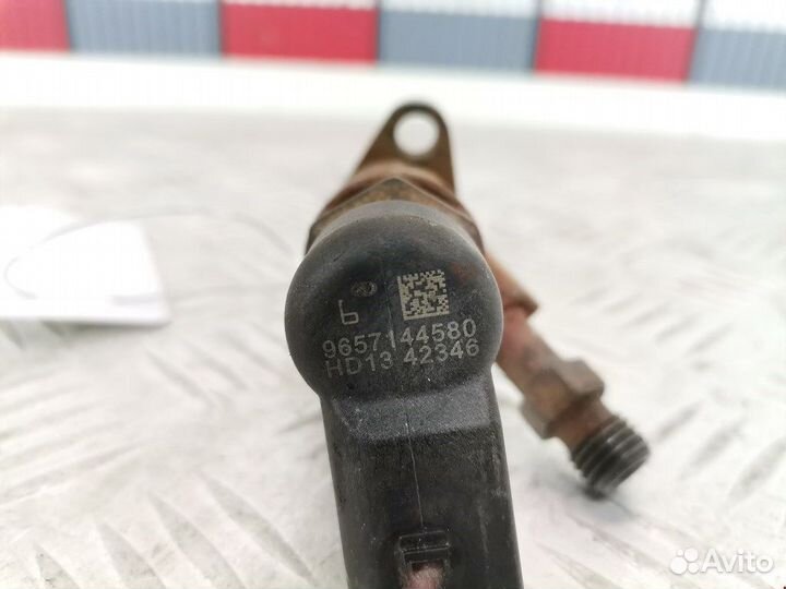 Форсунка дизельная электрическая для Volvo V50 1