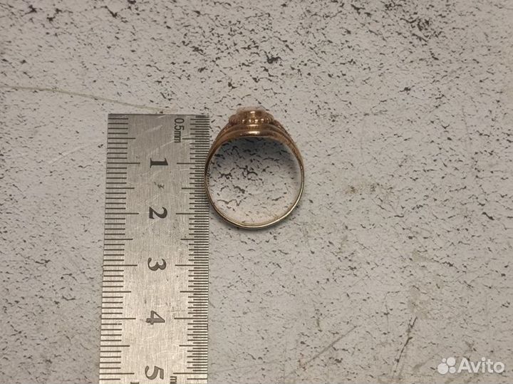 Золотое кольцо 583 пробы массой 4.8 грамма(Р17.5)