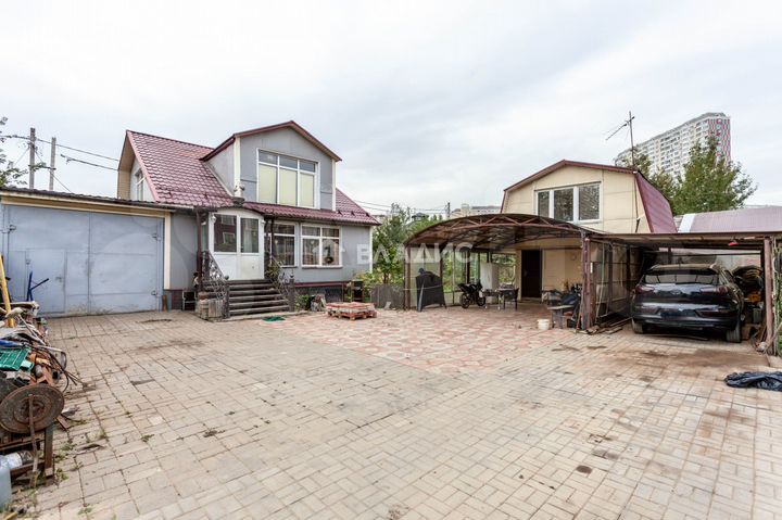 Дом 140 м² на участке 7,7 сот.