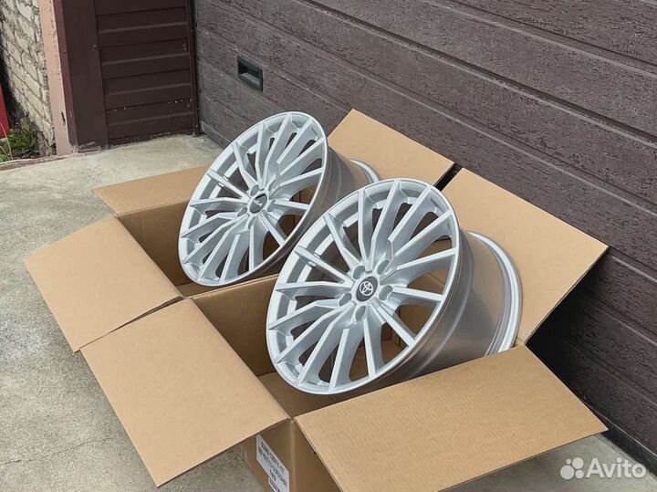 Диски R18 8j 5x114,3 ET40 OEM124 FS