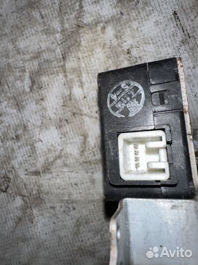 Сервопривод заслонок отопителя Toyota Aristo (S140