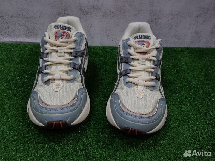 Кроссовки женские беговые asics