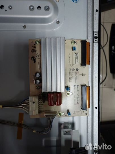 Телевизор LG 42PG200R (Разбор)(По запчастям)