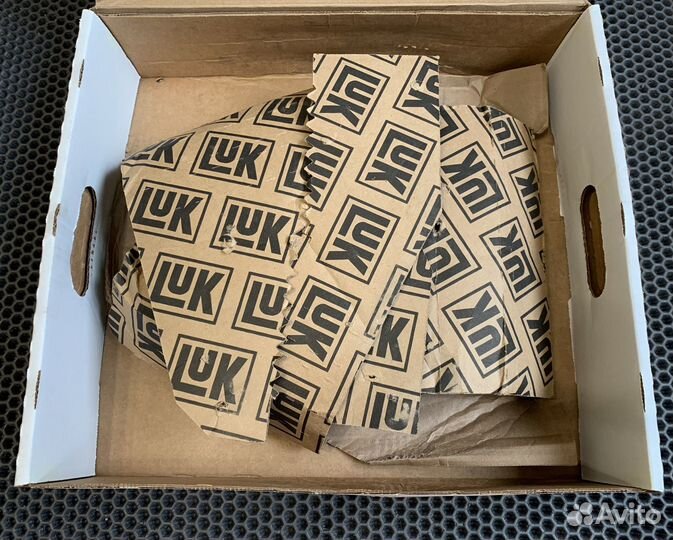 Двухмассовый маховик LuK 415046510 - Новый