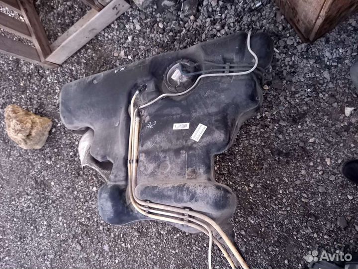 Volkswagen polo седан Бензобак