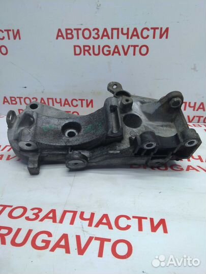 Кронштейн генератора Renault Logan 2