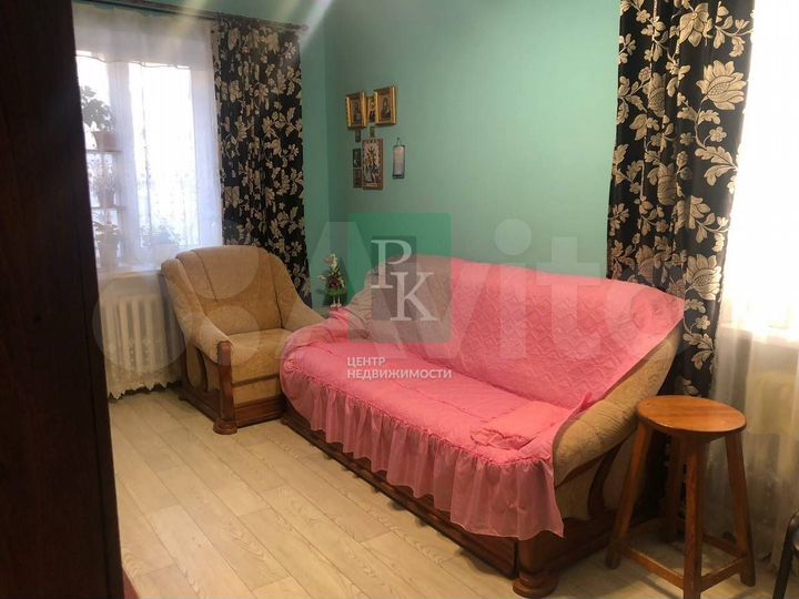 Комната 32,3 м² в 2-к., 1/2 эт.