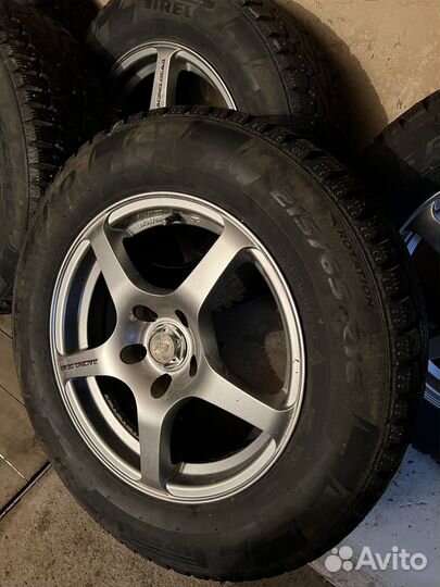 Pirelli Ice Zero 215/65 R16 180Y