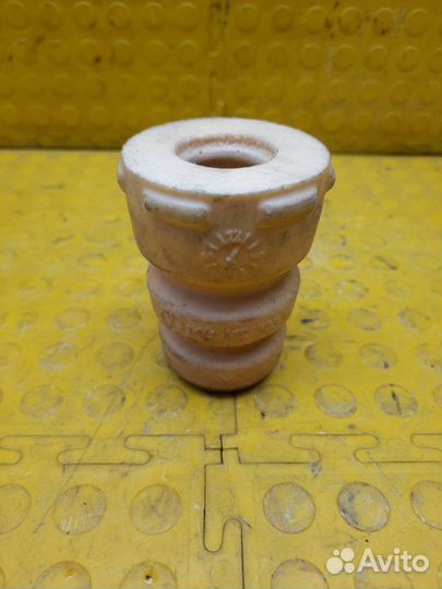 Отбойник передний Skoda Karoq djka 2021