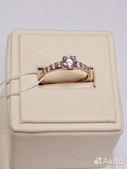 Золотое кольцо с фианитами 17,5 размер