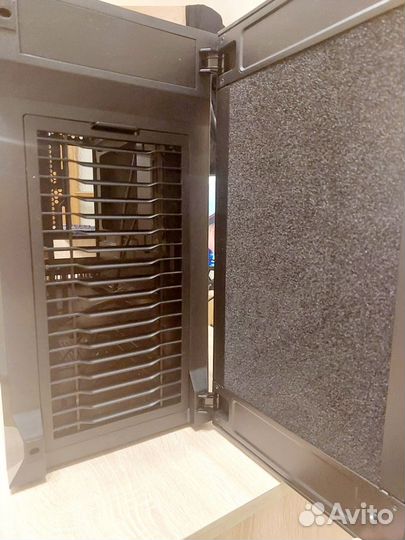 Cooler master silencio S400 TG - С шумоизоляцией