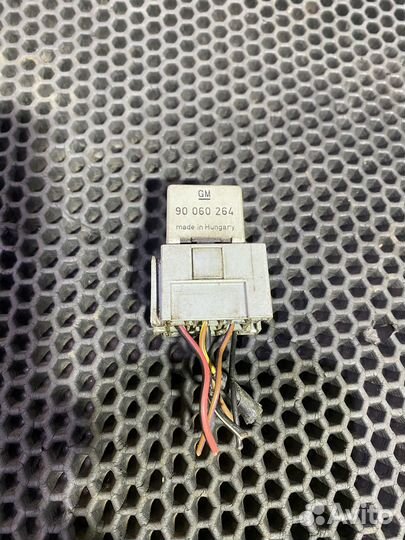 Реле обогрева стекла Opel Vectra B Опель Вектра
