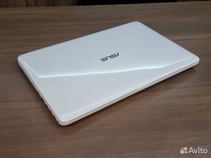 Asus тонкий белоснежный ноутбук