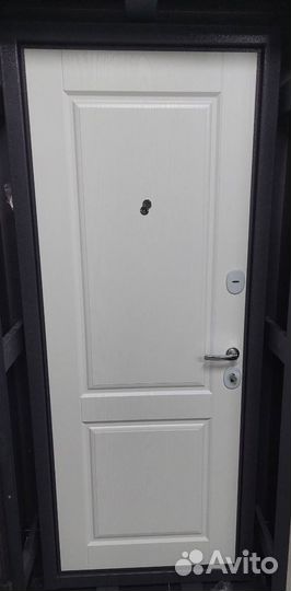 Дверь входная металлическая
