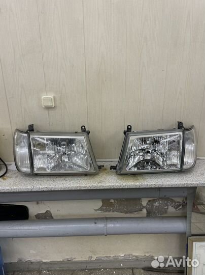 Фара Toyota Land Cruiser 100 Пр, Лев