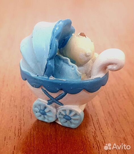 Мини- декор малыш в коляске, новые