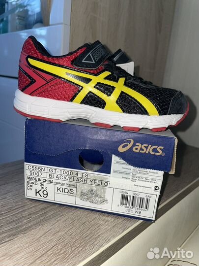 Asics новые детские кроссовки (26 EU)