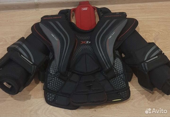 Вратарский нагрудник bauer