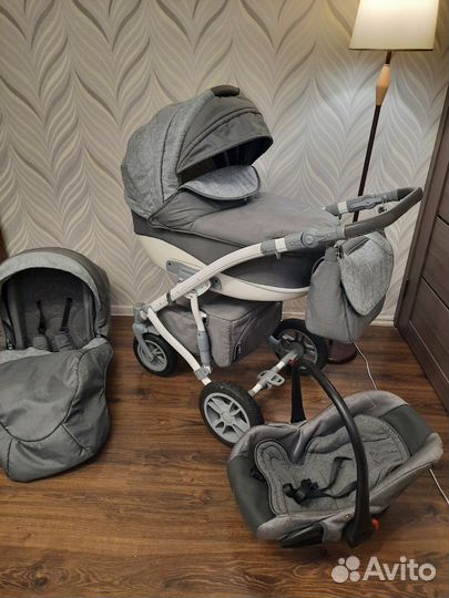 Коляска 3 в 1 с автолюлькой