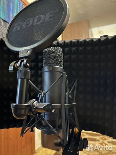Студийный микрофон