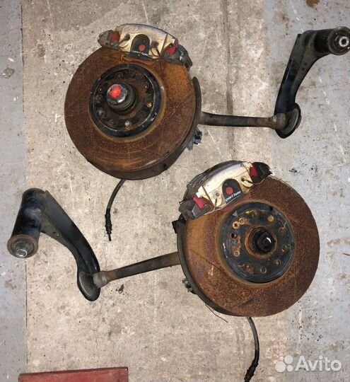 Ступица передняя левая в сборе Mercedes W210 E320