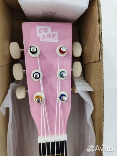 Игрушечная гитара