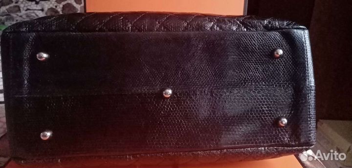 Кожа морской змеи