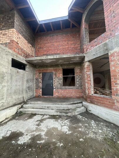 Коттедж 279 м² на участке 8 сот.