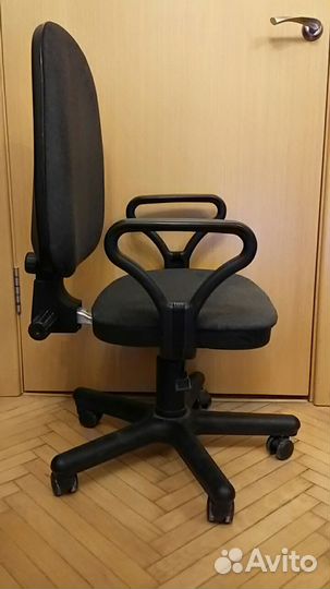 Компьтерное кресло крутящееся