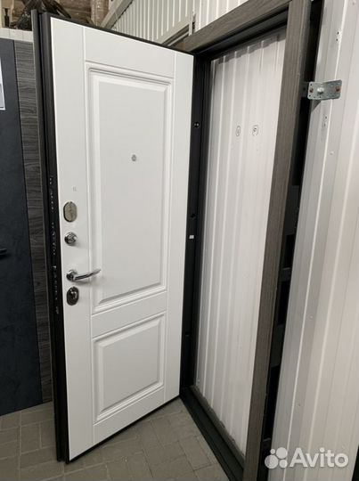 Дверь. Вена