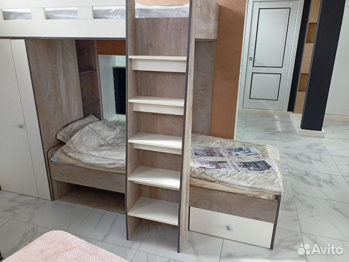 Кровать чердак со шкафом