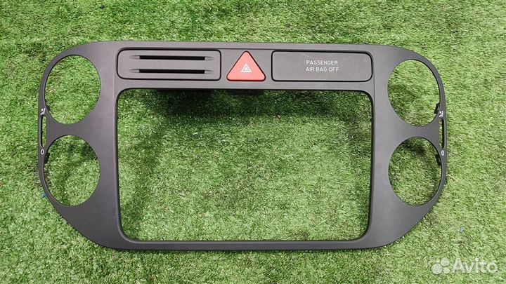 Рамка магнитолы volkswagen Golf Plus 2006