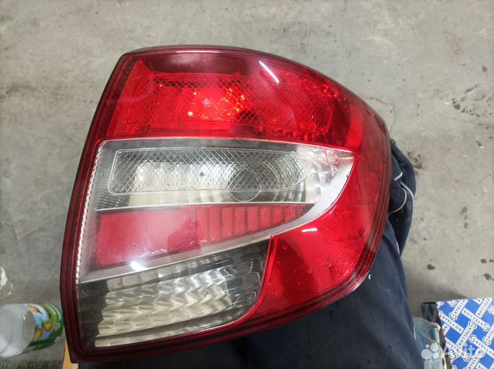 Задний фонарь на LADA Granta