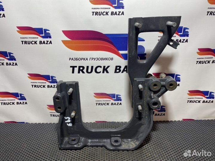 Кронштейн брызговика левого Scania 6-series