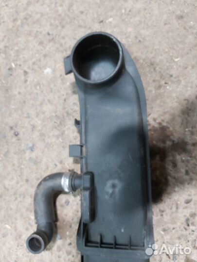 Патрубок воздушного фильтра Mercedes-Benz W210