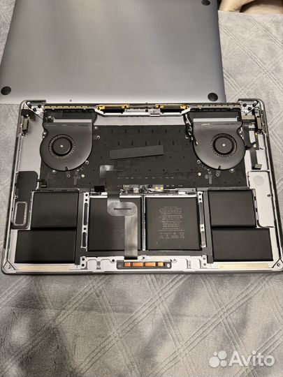 Топкейс macbook pro 15 2018 вместе с батареей