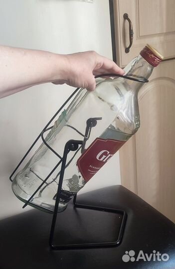 Бутыль на качелях, подставке