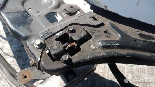 Передняя панель крепления облицовки (телевизор) mercedes benz E-class W212 (8AG11G201)