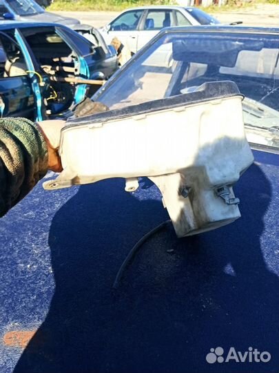 Бочек омывателя BMW x5 e53 4.4i