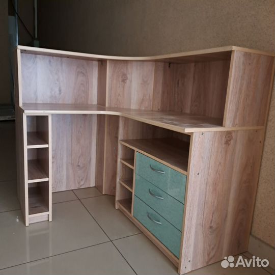 Стойка ресепшен