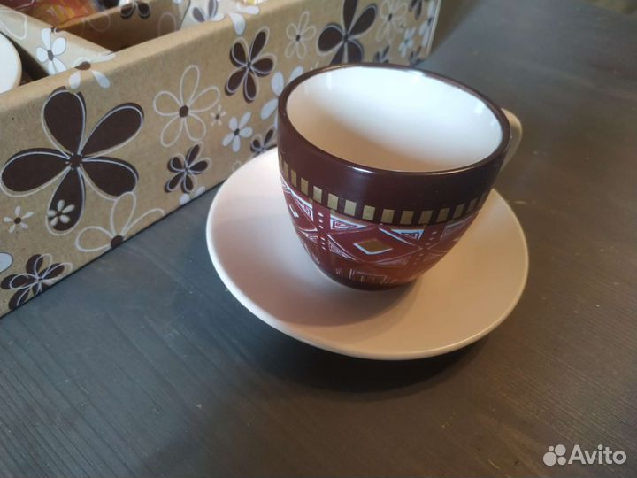Набор чашек с блюдцами