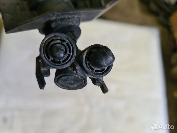 Форсунка омывателя фар Ford Mondeo 3