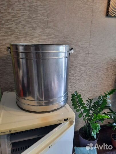 Бочка из нержавейки. высота 50, ширина 47