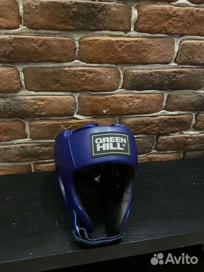 Щитки, шлем, перчатки