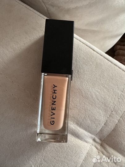 Тональный крем givenchy prisme libre skin glow